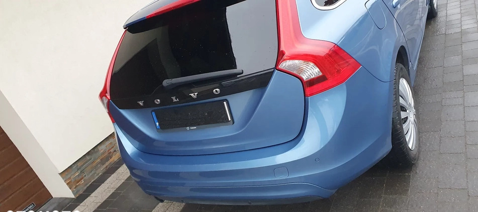 Volvo V60 cena 17500 przebieg: 231000, rok produkcji 2014 z Nowy Targ małe 121